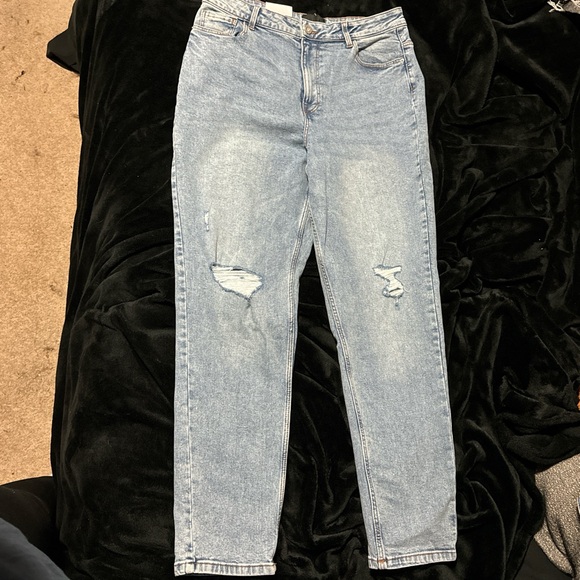 Pieces light blue slightly distressed high waisted mom jeans size XL - Picture 1 of 3